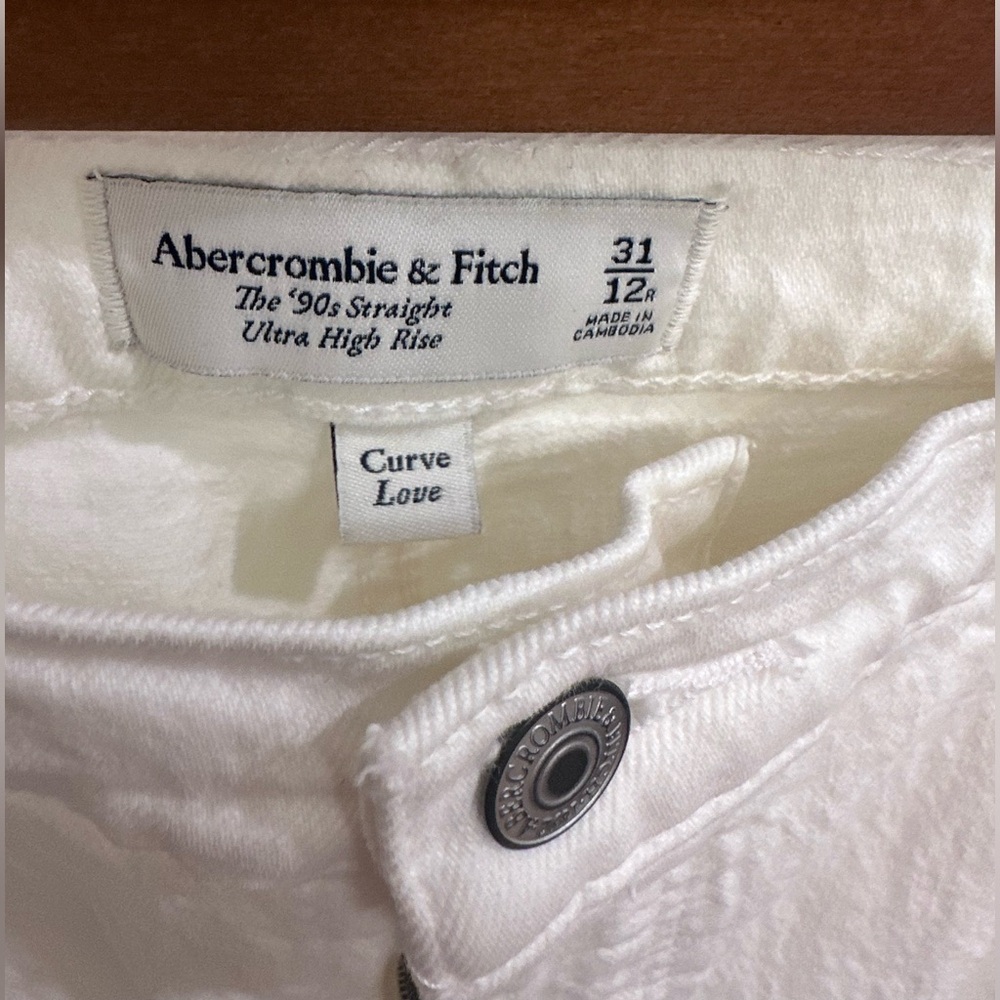 Abercrombie & Fitch Curve Love 90s Straight Ultra High Rise Jeans - Picture 5 of 7